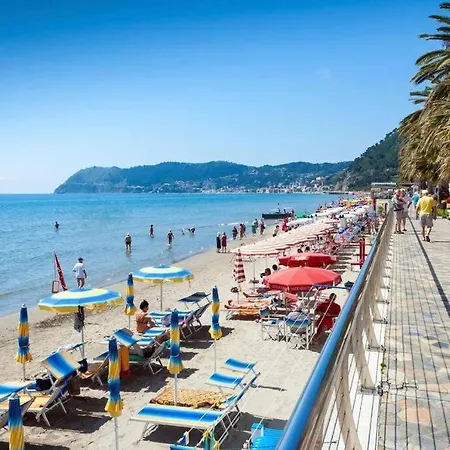 Ampio Per 9 Persone A Pochi Passi Dal Mare Albenga