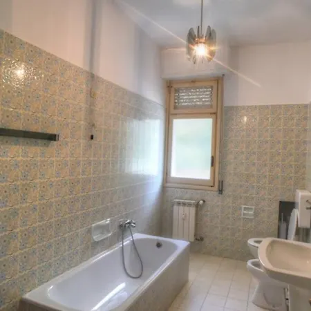 Ampio Per 9 Persone A Pochi Passi Dal Mare * אלבניה